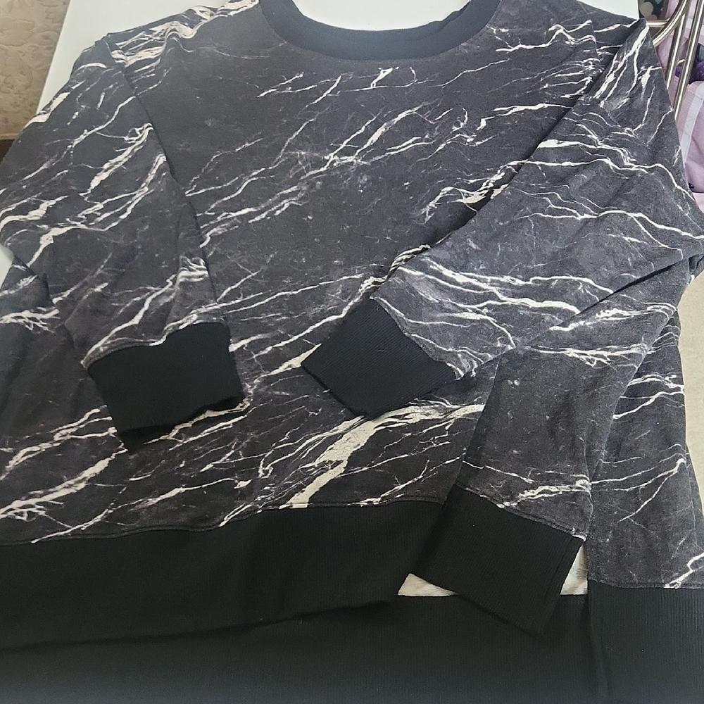 LuLaRoe Charcoal and White Patterned Sweatshirt